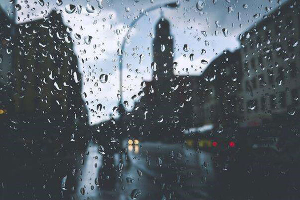 红外热像仪完美解决雨天行车痛点